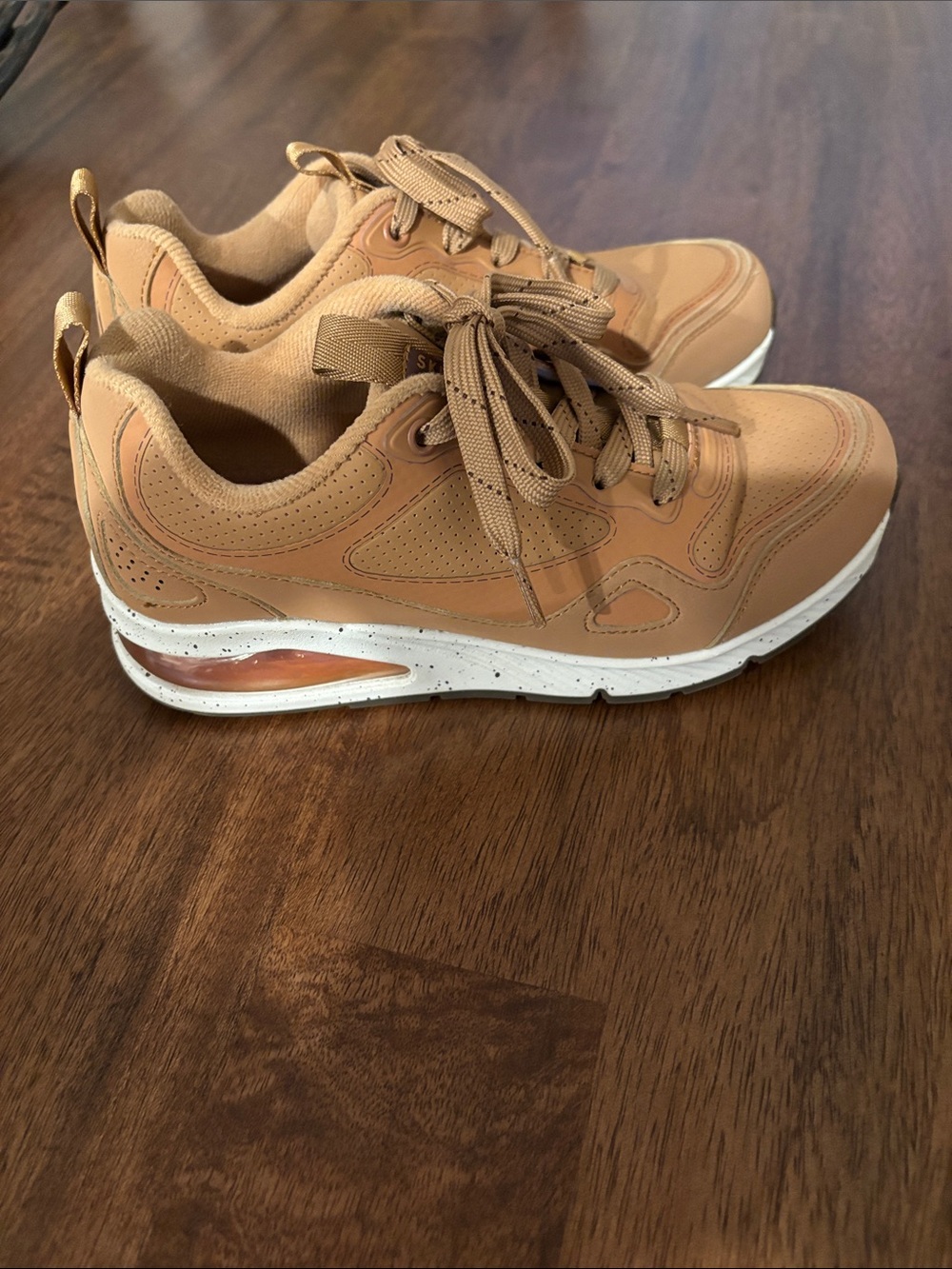 Skechers Women's Tan UNO Sneakers - Size 5.5